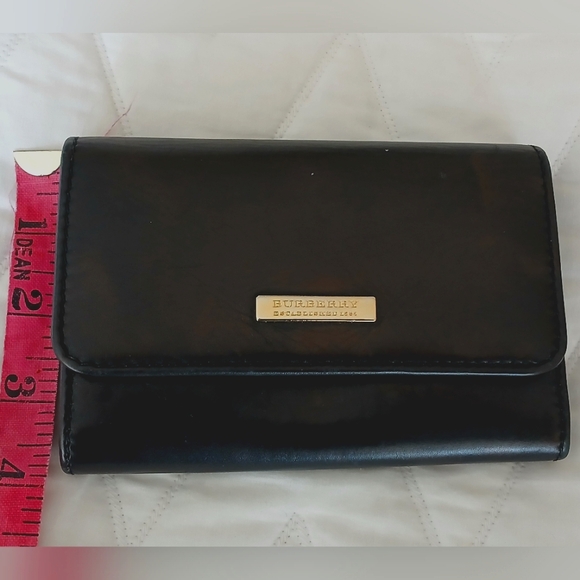 New-Authentic-Burberry LEATHER wallet w/ Signature Gold Tone Hardware-front snap - Picture 2 of 14